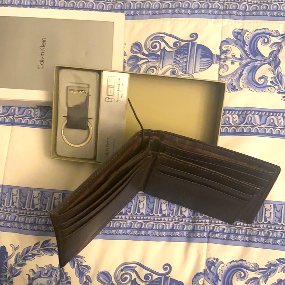 Wallet - Picture 3 of 5